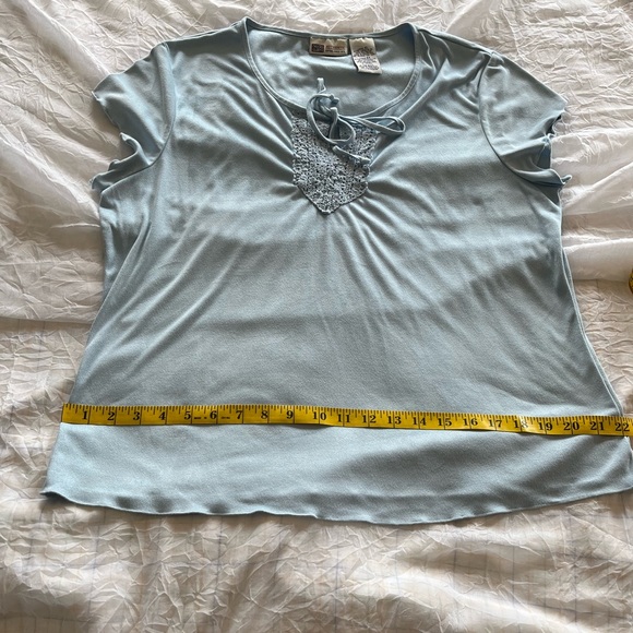 Authentic Faded Glory Light Blue Short Sleeve U-Neck Shirt - Picture 4 of 9